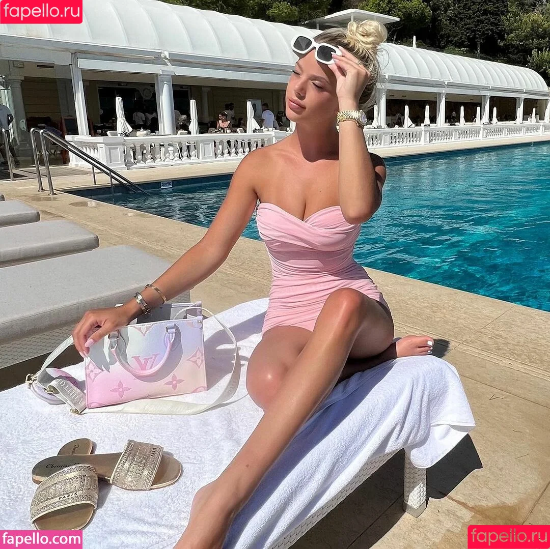 Kaylyn Slevin / kaylynslevin Onlyfans Photo Gallery 