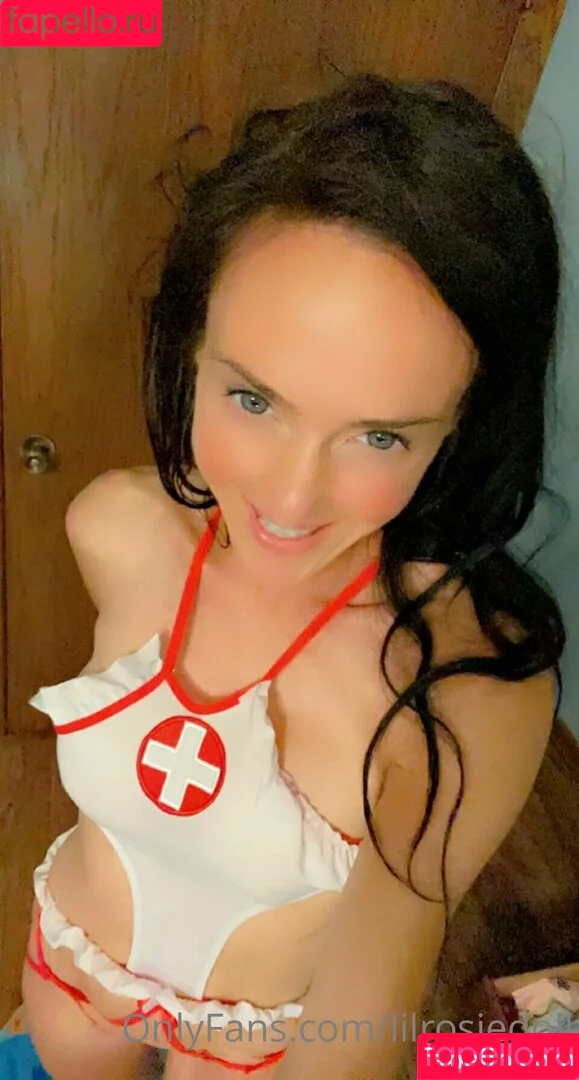 lilrosiedoll / rosiegirllondon Onlyfans Photo Gallery 