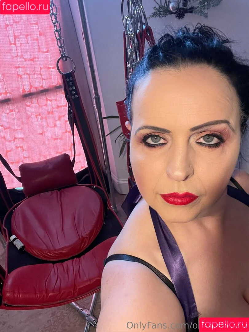 obeyladymk / obeyladymk_ Onlyfans Photo Gallery 