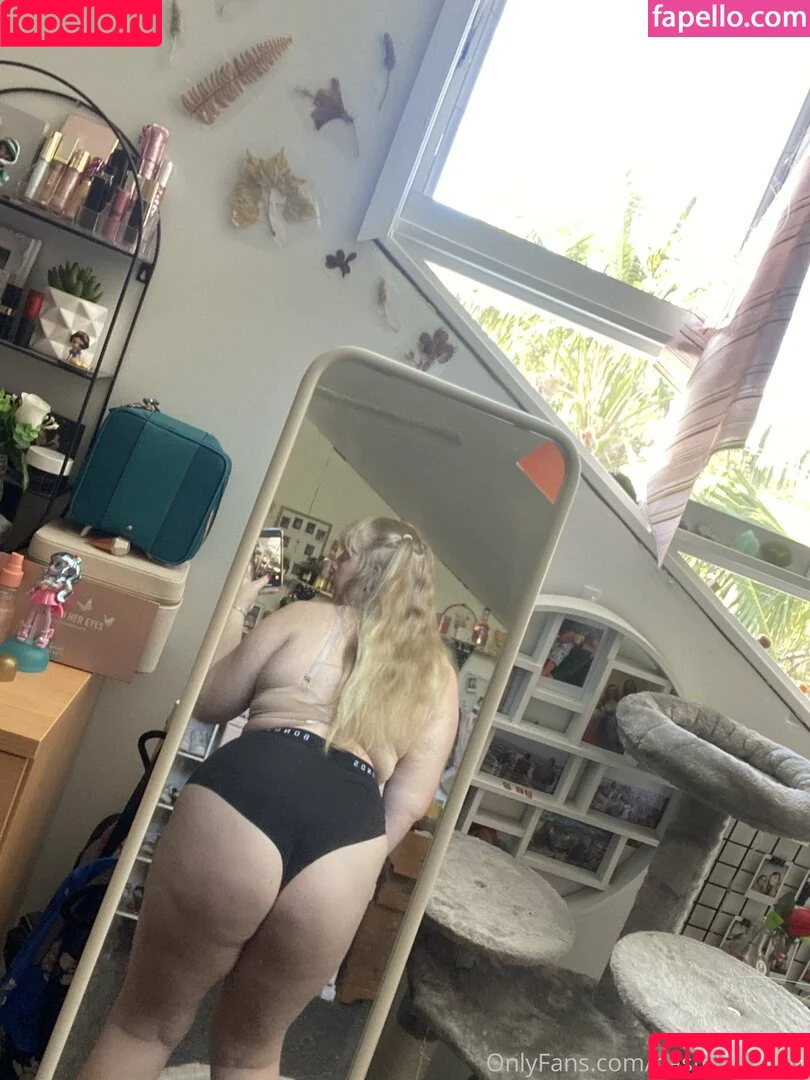 pastelpeachie / pastelpxchie Onlyfans Photo Gallery 