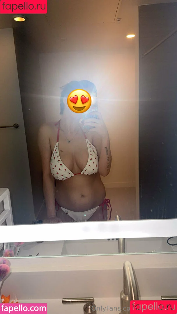 pikacheeks / pikacheekss Onlyfans Photo Gallery 