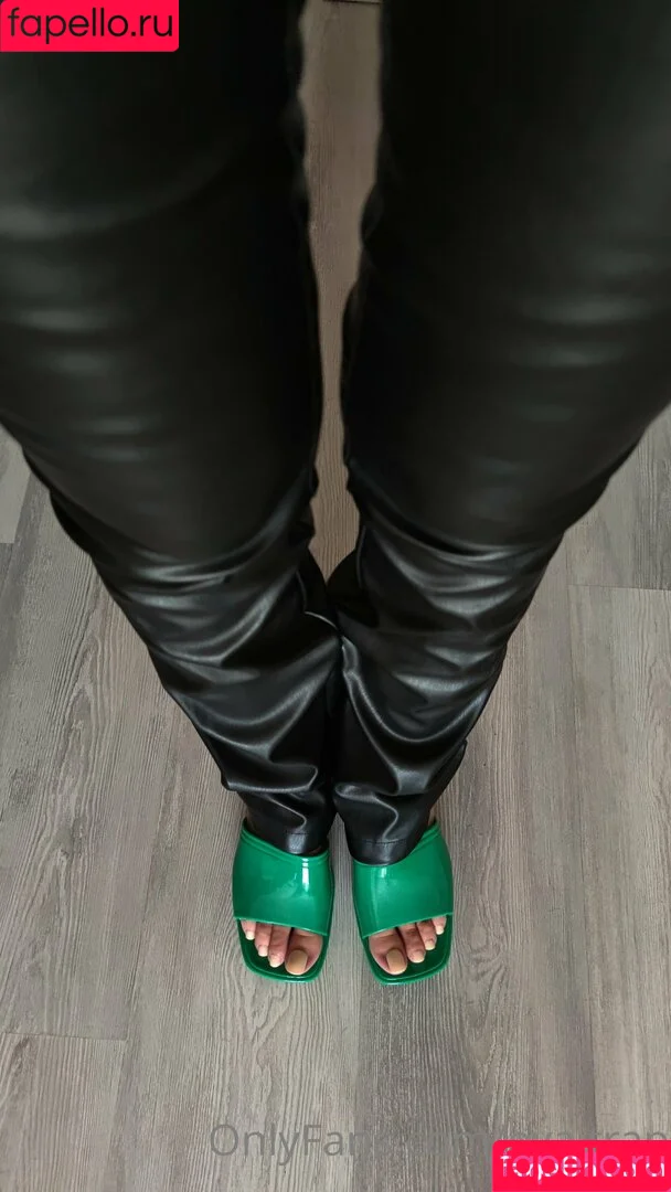 asstini Onlyfans Photo Gallery 