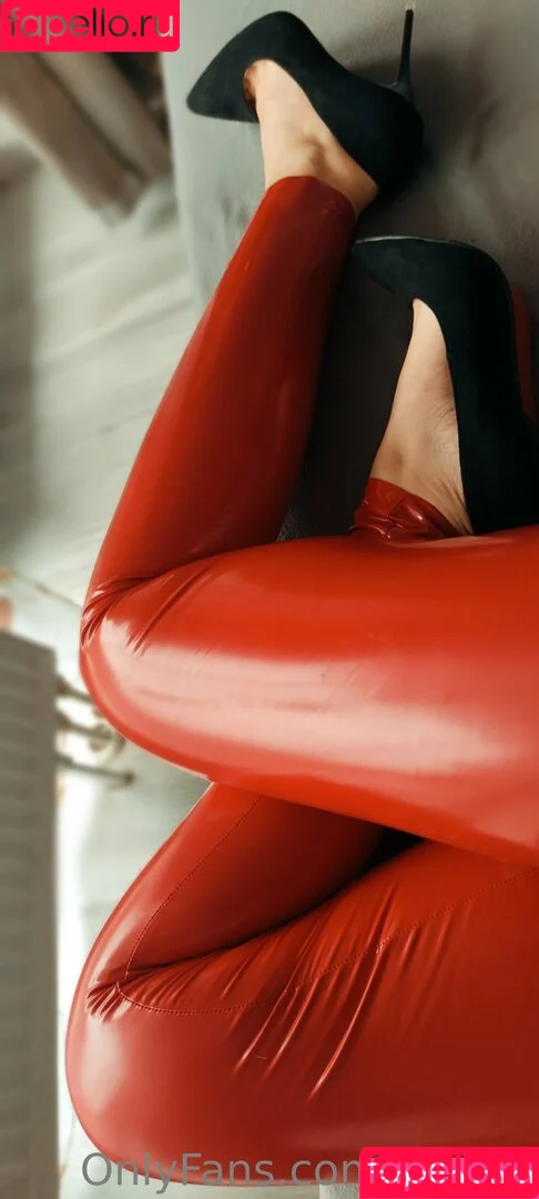 asstini Onlyfans Photo Gallery 