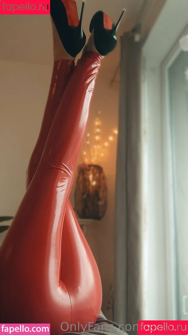 asstini Onlyfans Photo Gallery 