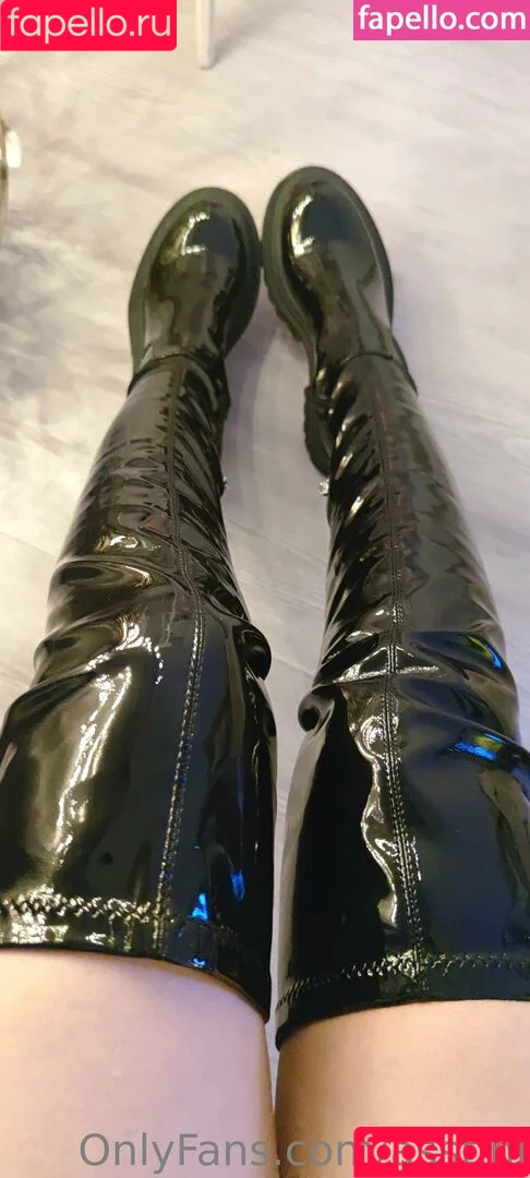 asstini Onlyfans Photo Gallery 