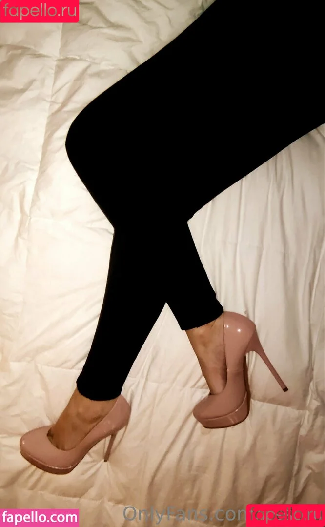 asstini Onlyfans Photo Gallery 