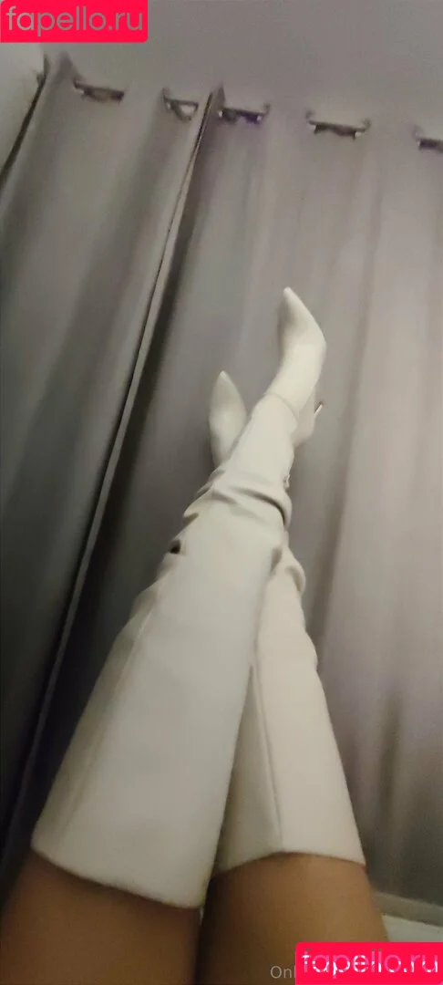 asstini Onlyfans Photo Gallery 