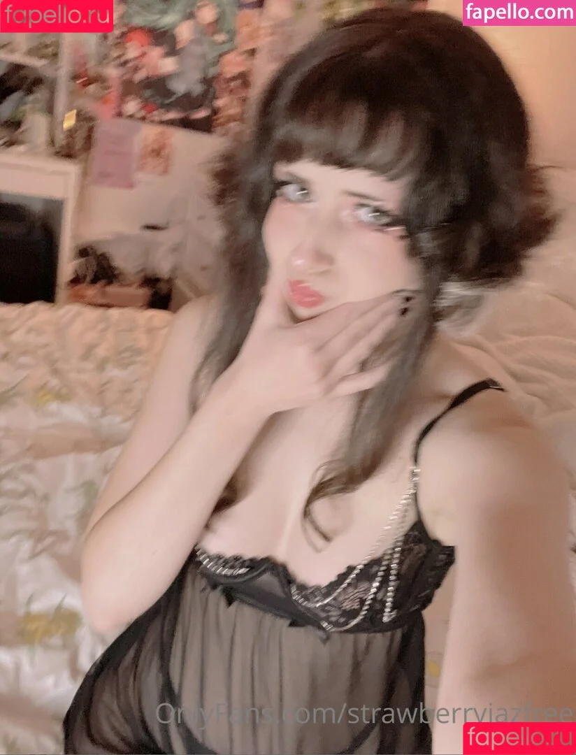 Strawberryjaz / _strawberryjaz_ Onlyfans Photo Gallery 
