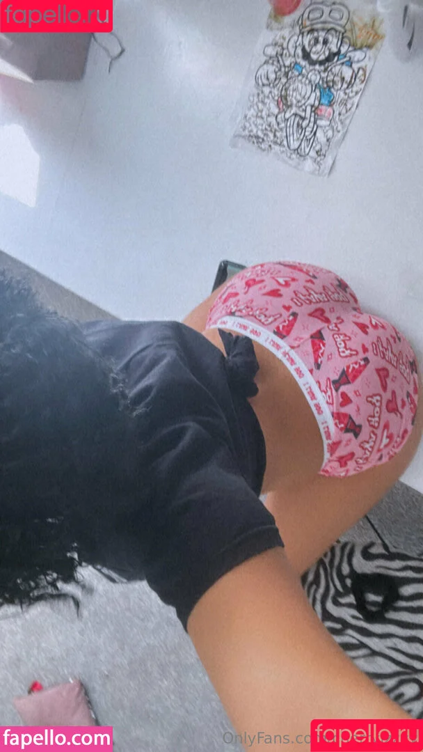 cherryizzyy / ms.izzii Onlyfans Photo Gallery 