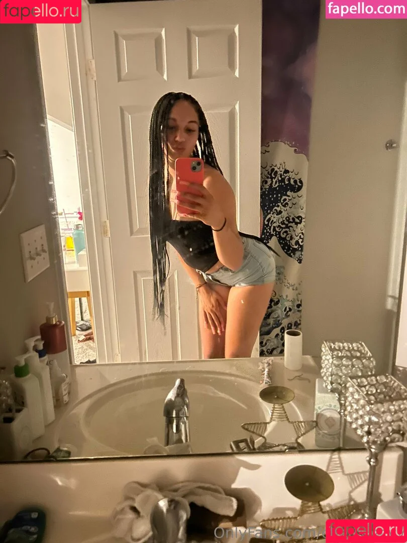 cherryizzyy / ms.izzii Onlyfans Photo Gallery 