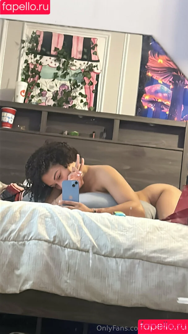 cherryizzyy / ms.izzii Onlyfans Photo Gallery 