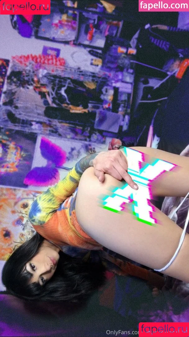 Yourtokengirl / efrosinidim Onlyfans Photo Gallery 