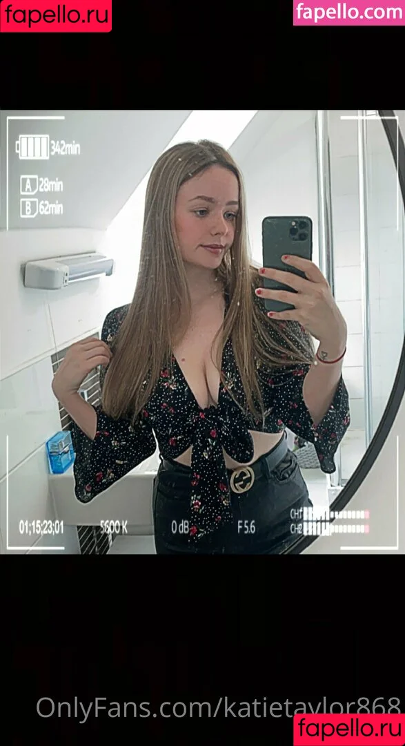 petiteblondemel / petiteblondey2 Onlyfans Photo Gallery 