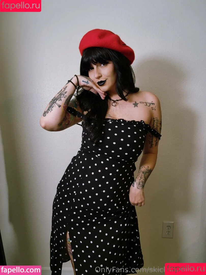 skicksgonewild Onlyfans Photo Gallery 