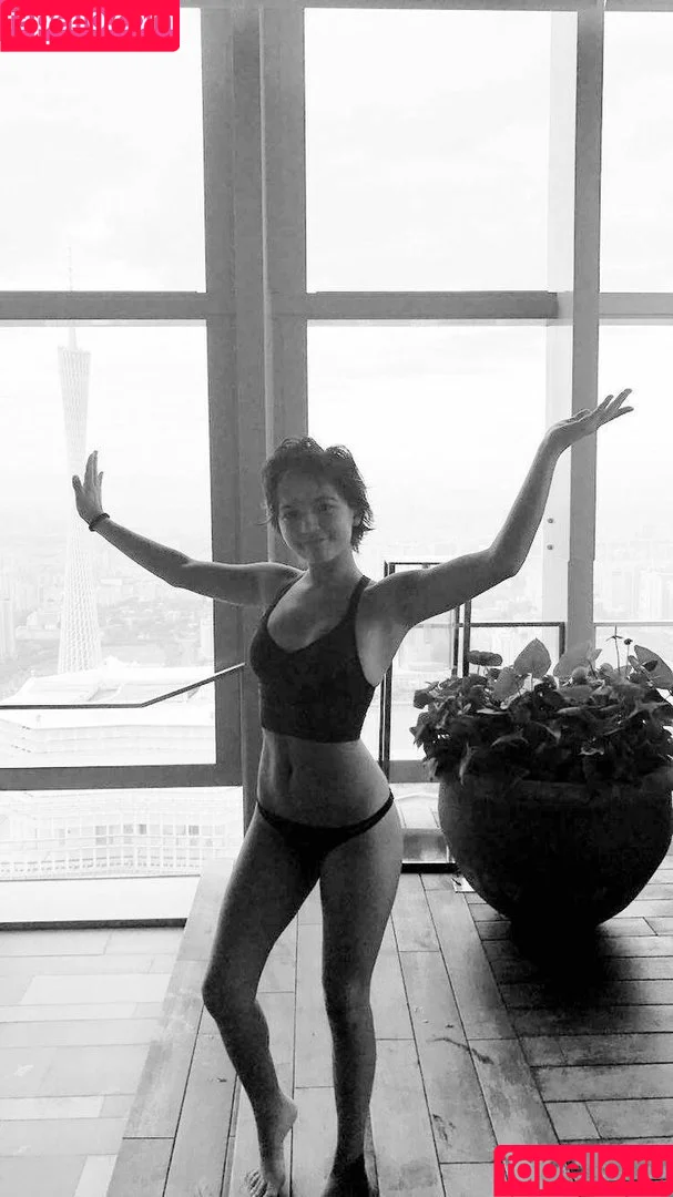 Isabela Merced / isabelamerced / isabelamercedmusic Onlyfans Photo Gallery 