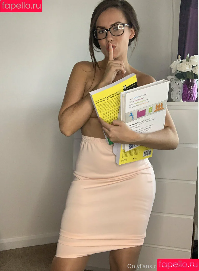 directory / milfcharlieerose3 Onlyfans Photo Gallery 