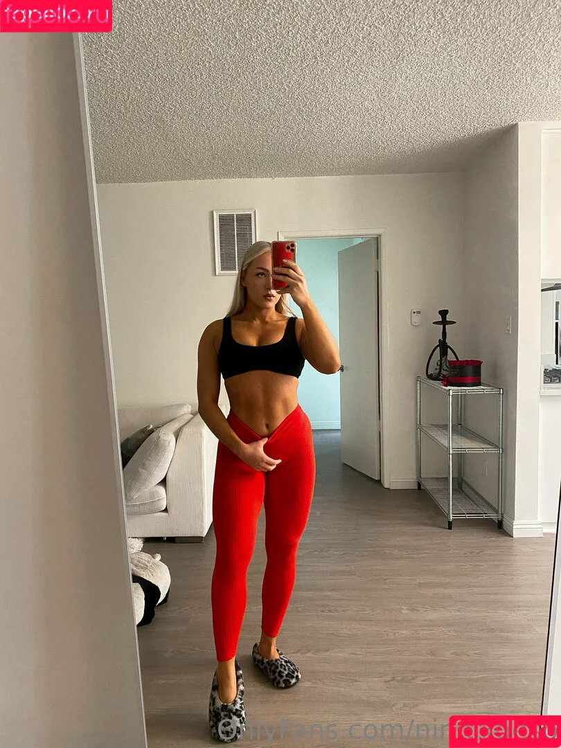 nchristin Onlyfans Photo Gallery 