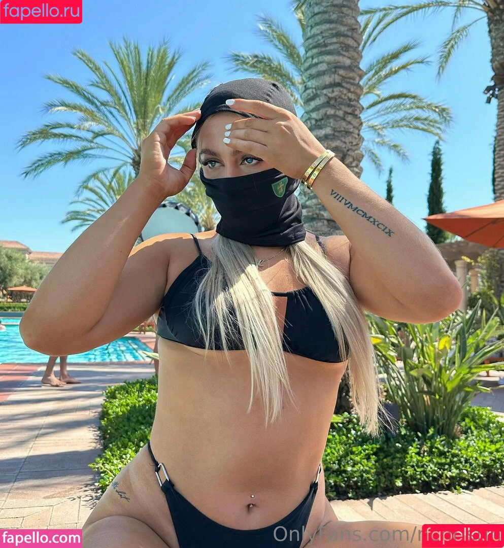 nchristin Onlyfans Photo Gallery 