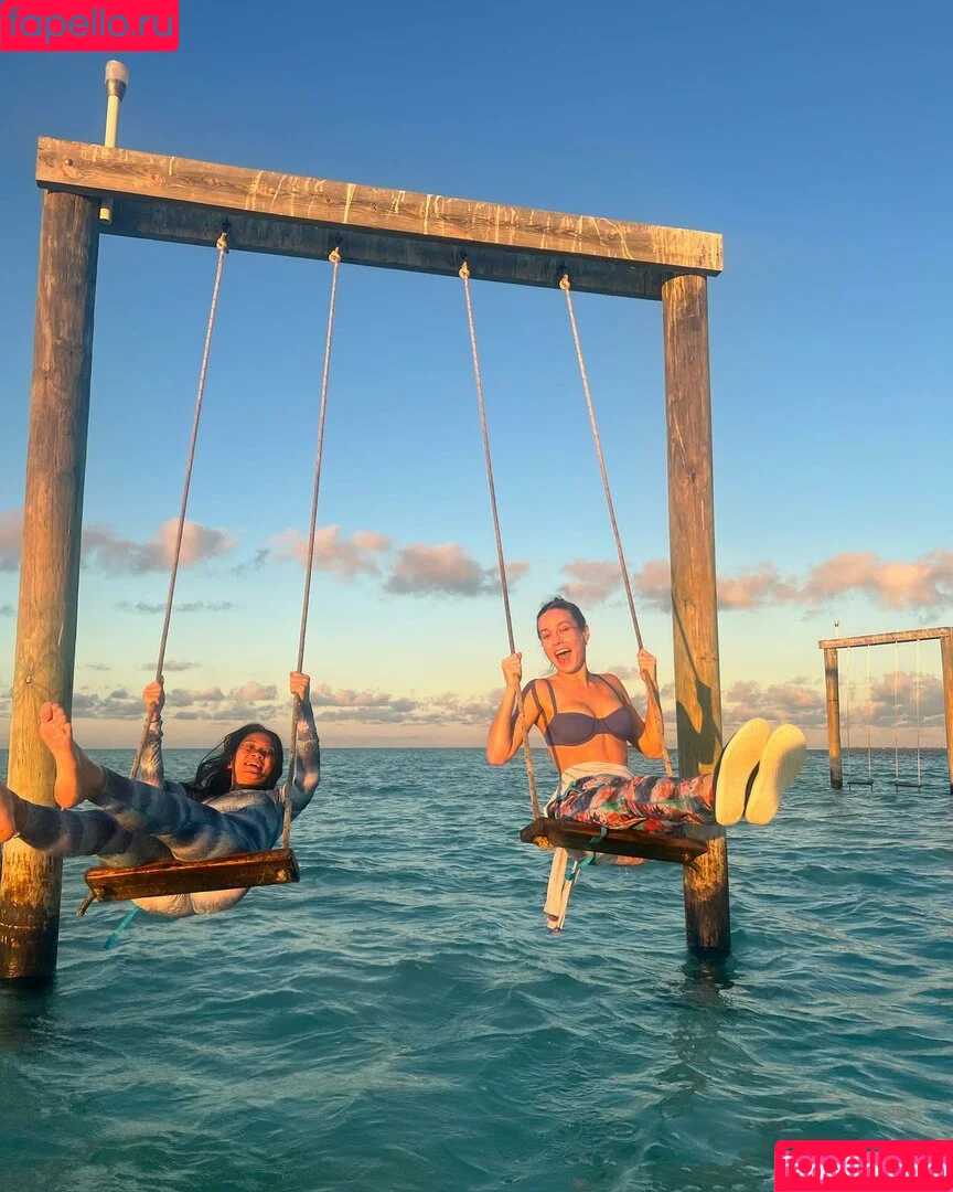 Brie Larson / brielarson Onlyfans Photo Gallery 