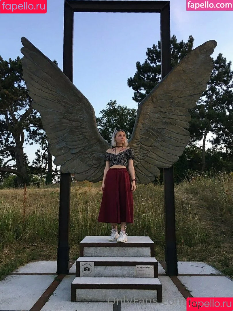 by.strwbrr / strwbrr Onlyfans Photo Gallery 