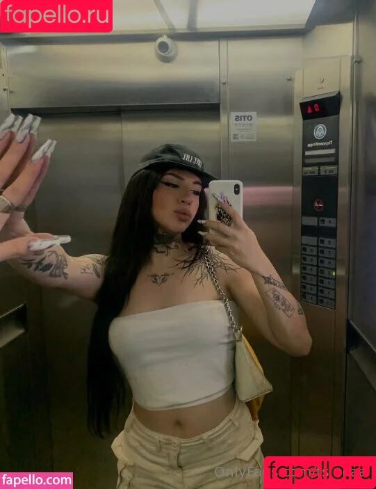 tsjuliaa / tsjuliaaa Onlyfans Photo Gallery 