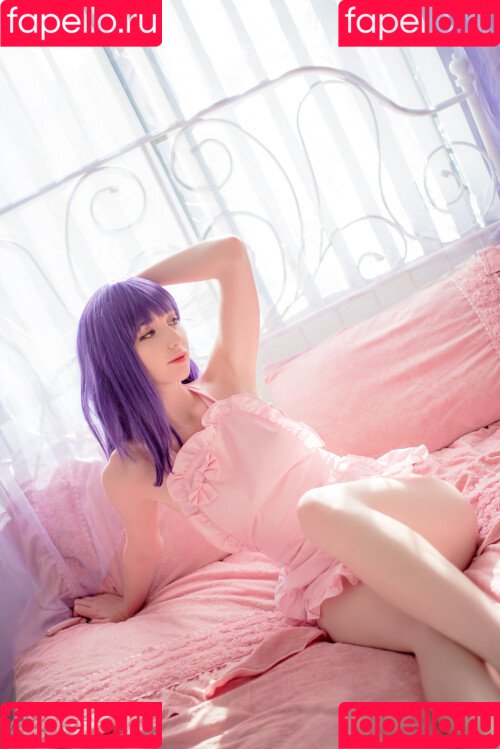 Meki / x.meki Onlyfans Photo Gallery 