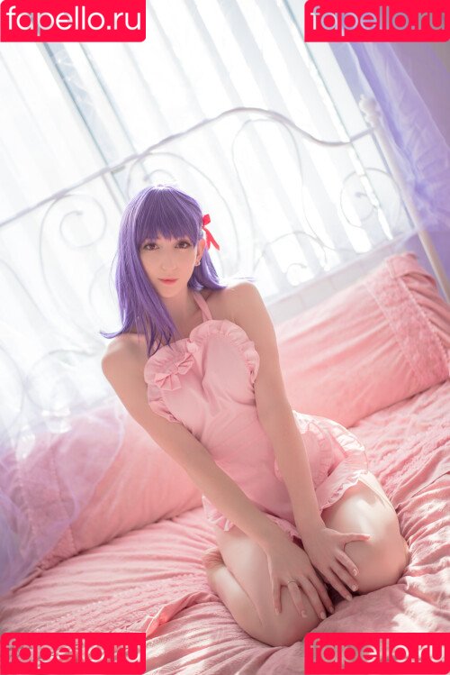 Meki / x.meki Onlyfans Photo Gallery 