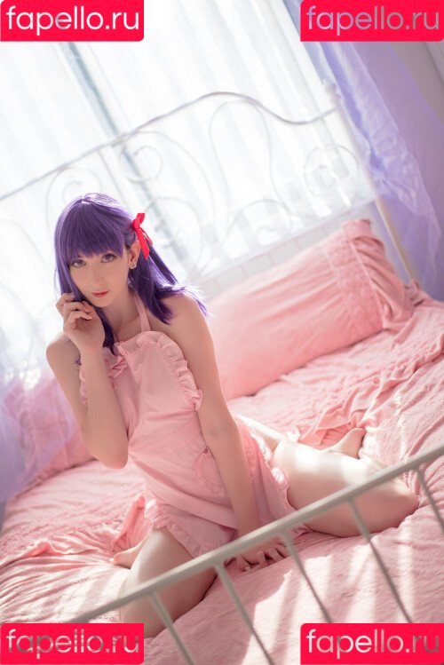 Meki / x.meki Onlyfans Photo Gallery 