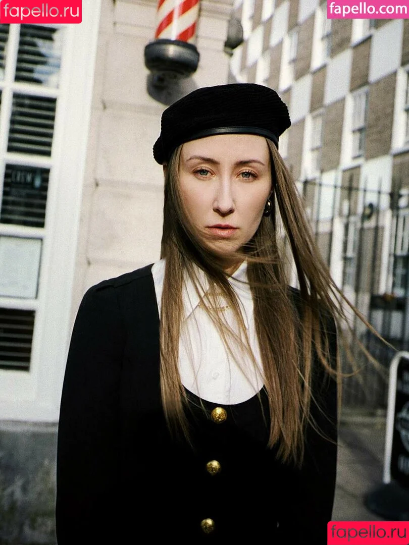 Erin Doherty / erinrdoherty Onlyfans Photo Gallery 