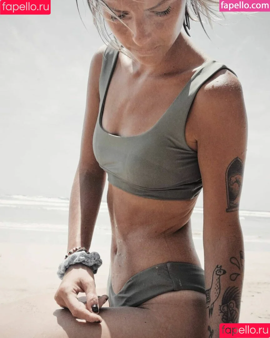 / Barefootlady69 / Saremm Onlyfans Photo Gallery 