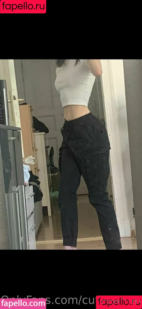 cuteeromana / only.romana Onlyfans Photo Gallery 