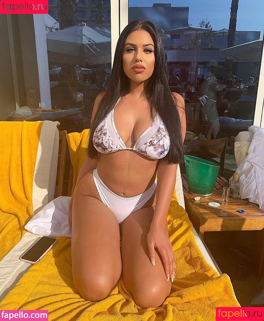 Anna Vakili Onlyfans Photo Gallery 