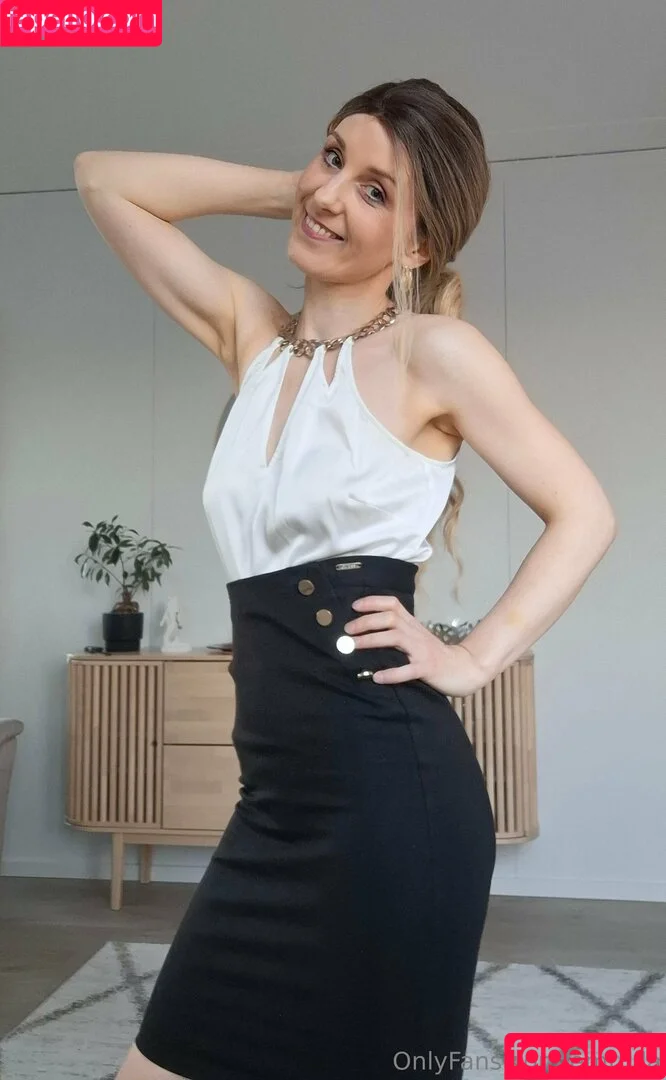 emi_lila / emilia Onlyfans Photo Gallery 