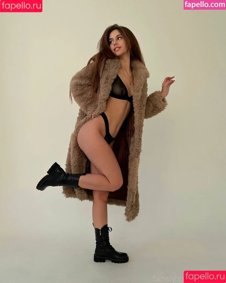 ARi_pb / arianabernilla Onlyfans Photo Gallery 