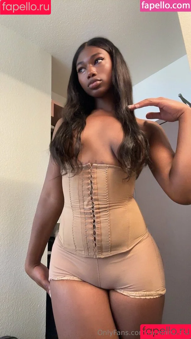 foreignkisses__ / foreignkisss Onlyfans Photo Gallery 