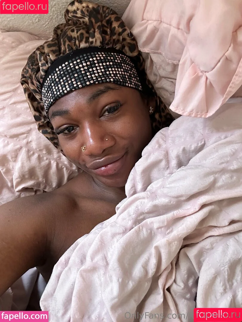 foreignkisses__ / foreignkisss Onlyfans Photo Gallery 