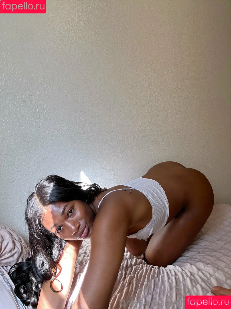 foreignkisses__ / foreignkisss Onlyfans Photo Gallery 