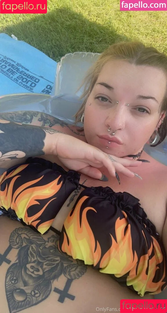 thatonewitch98 Onlyfans Photo Gallery 