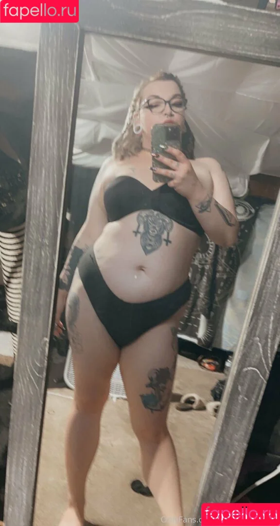 thatonewitch98 Onlyfans Photo Gallery 