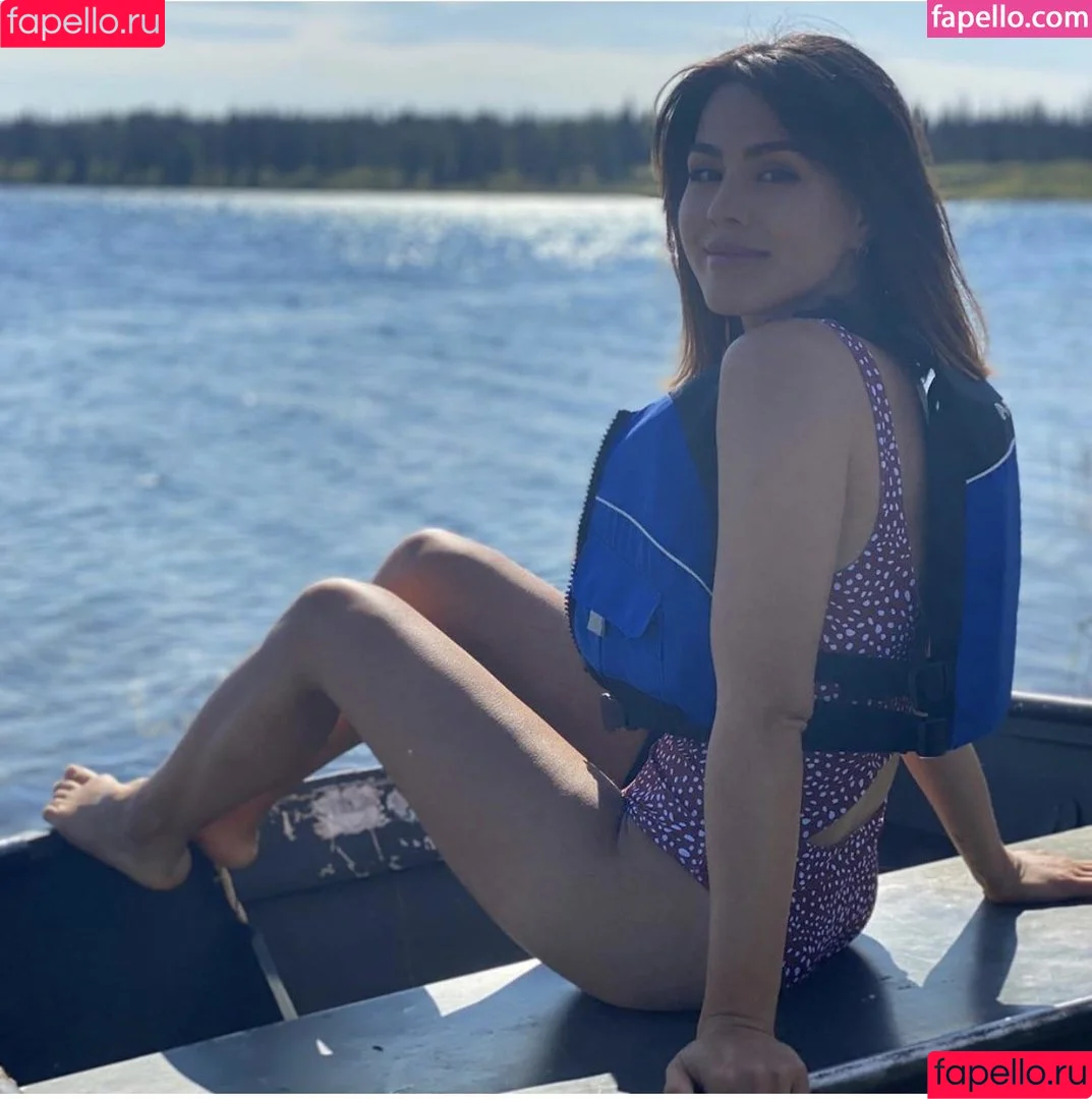 Megan Batoon / meganbatoon Onlyfans Photo Gallery 