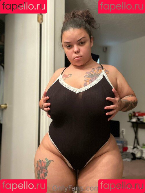 cubanaredd / cubanaredd24 Onlyfans Photo Gallery 