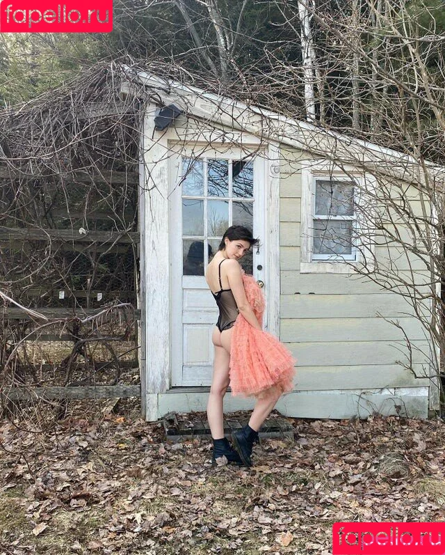 Ella Hunt / EllaHunt Onlyfans Photo Gallery 