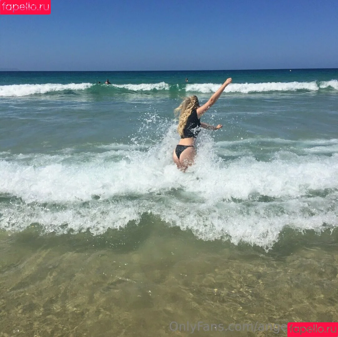 angie_explod / angie_ha Onlyfans Photo Gallery 