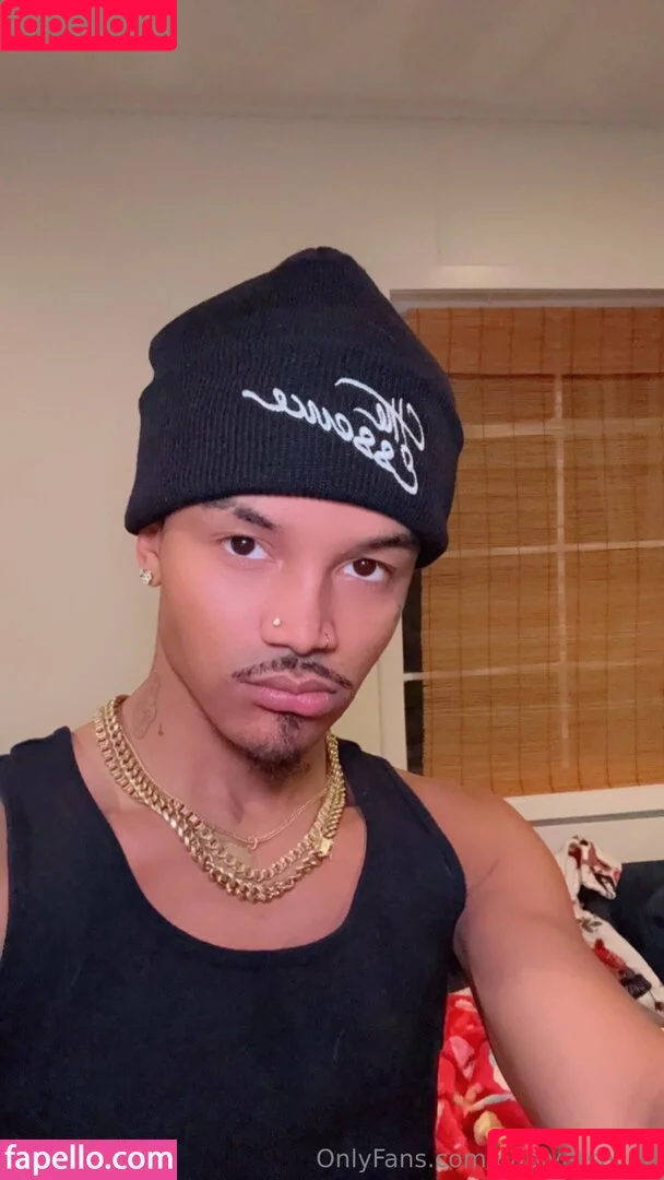 papiversace.ent / papiversacex Onlyfans Photo Gallery 