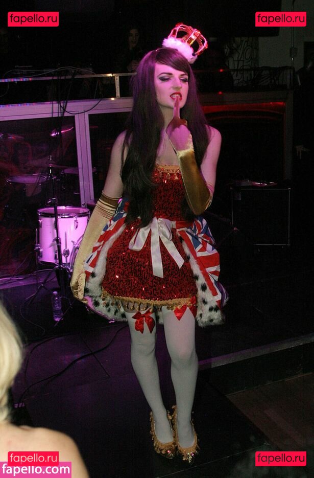 Cousin Kate Onlyfans Photo Gallery 