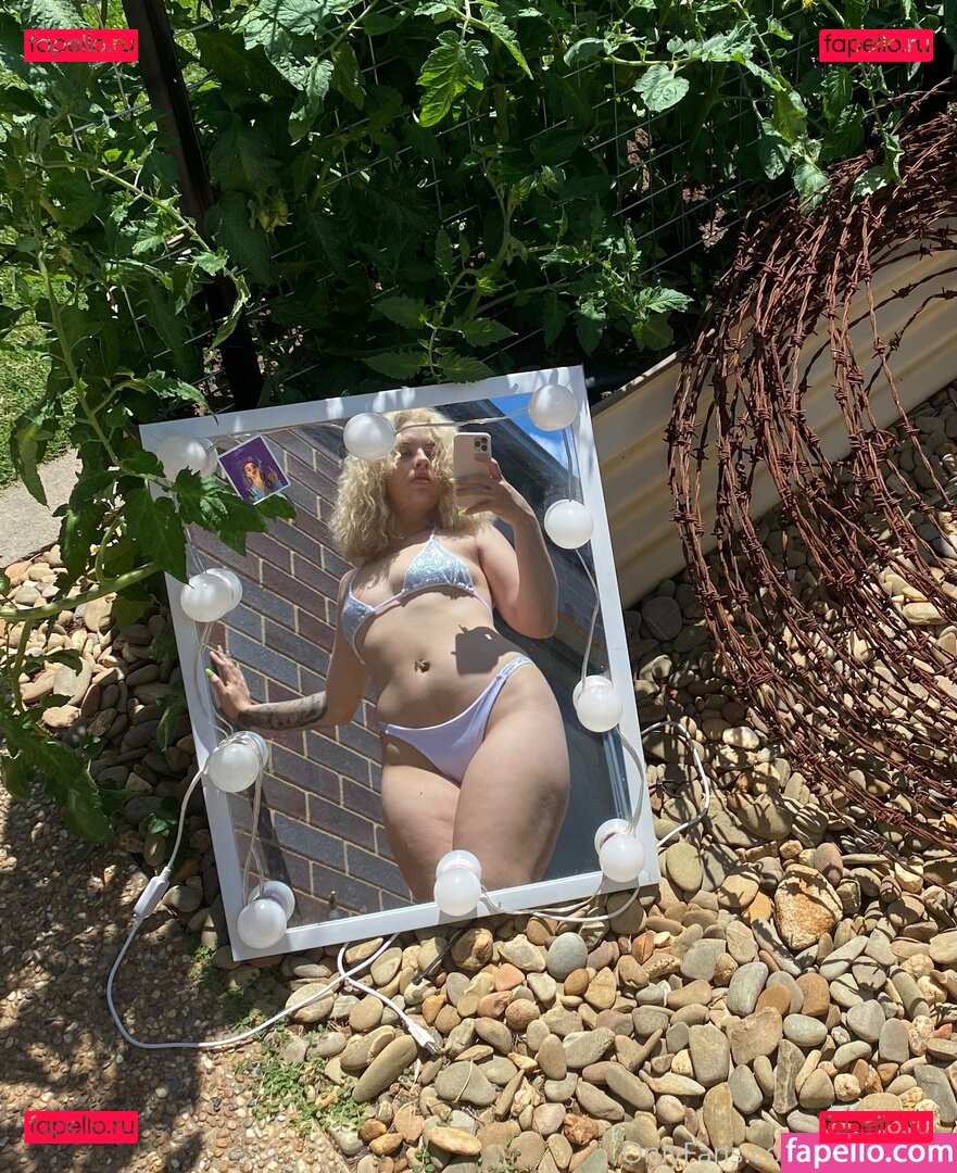 carly_coco Onlyfans Photo Gallery 