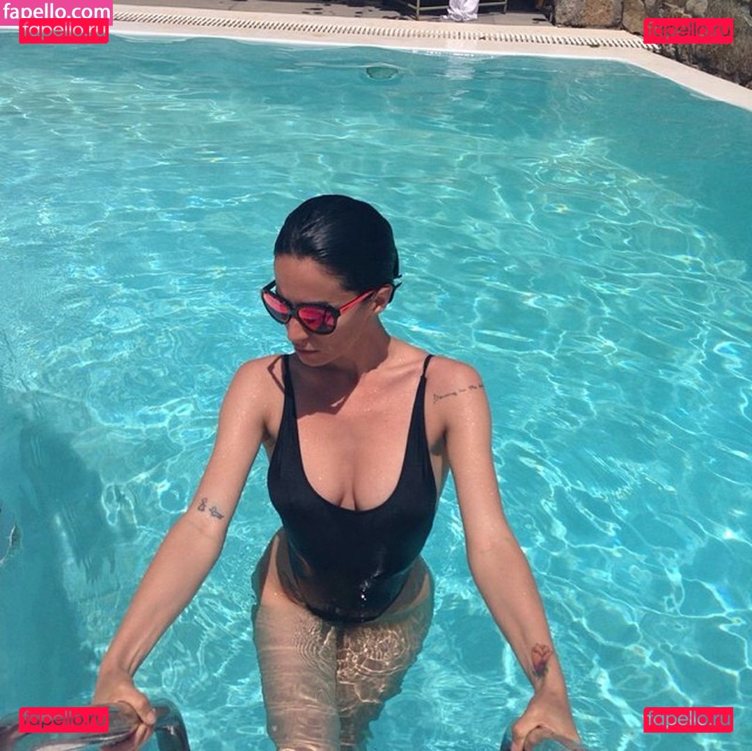 Andrea Delogu / andrealarossa Onlyfans Photo Gallery 
