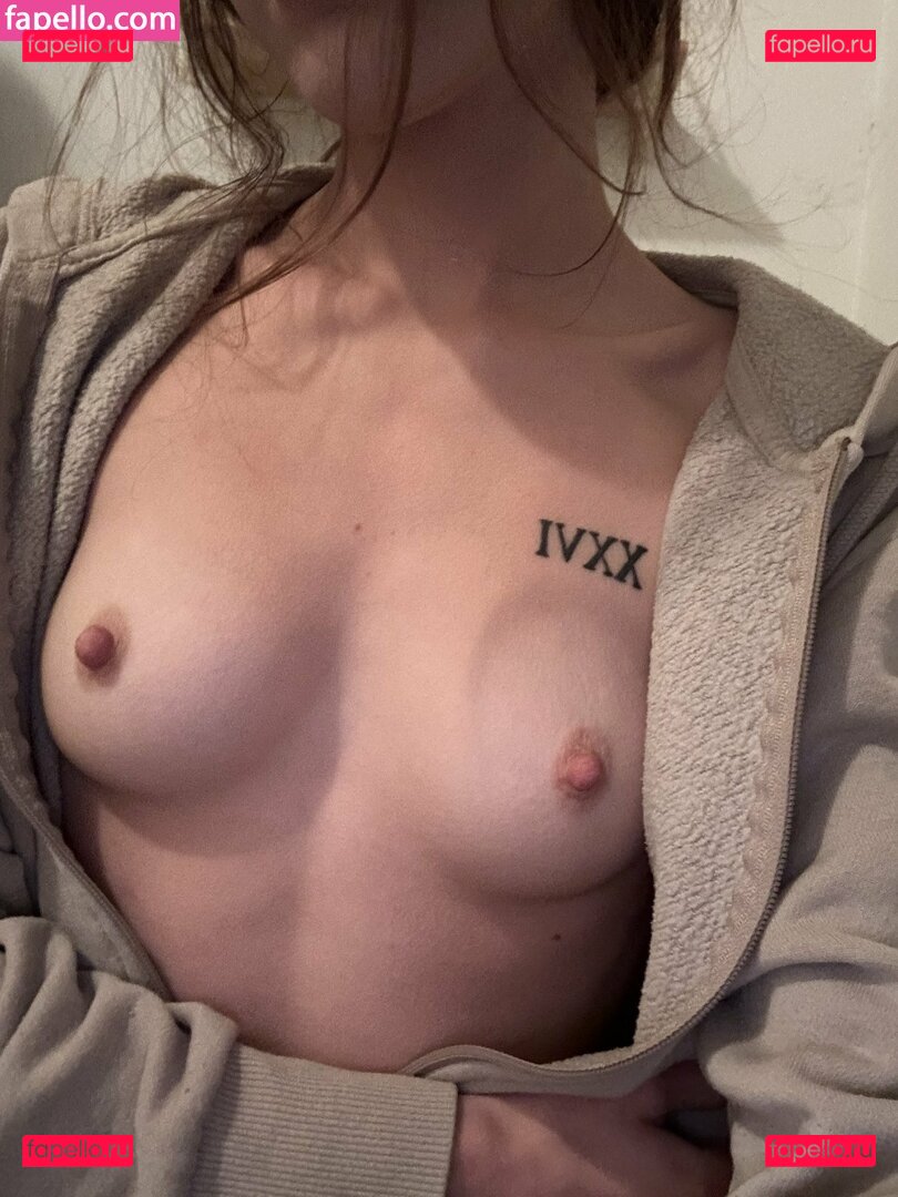 Bethaniexo / __xo.bethany__ Onlyfans Photo Gallery 