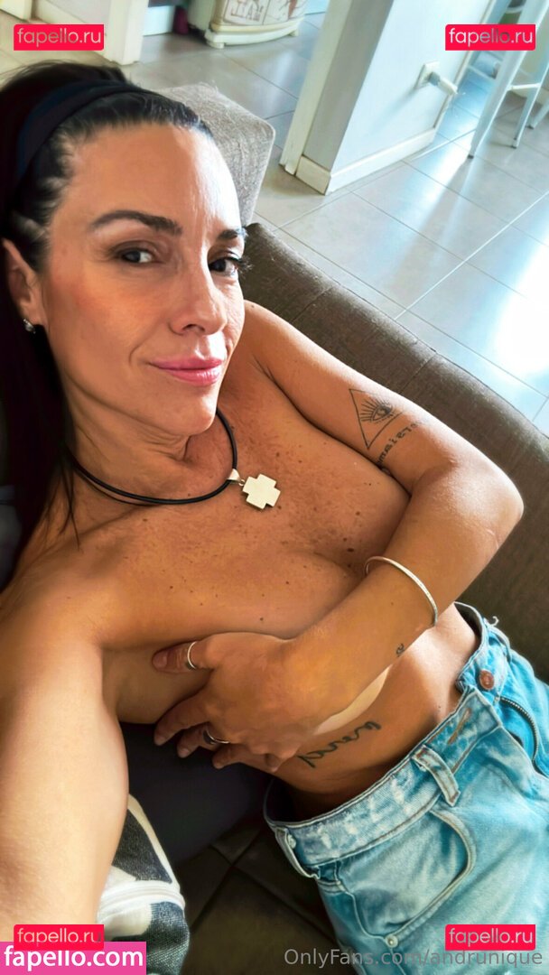 andrunique / danielledavis242 Onlyfans Photo Gallery 