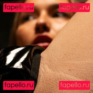 realpollyp0ket / realpollypocket Onlyfans Photo Gallery 